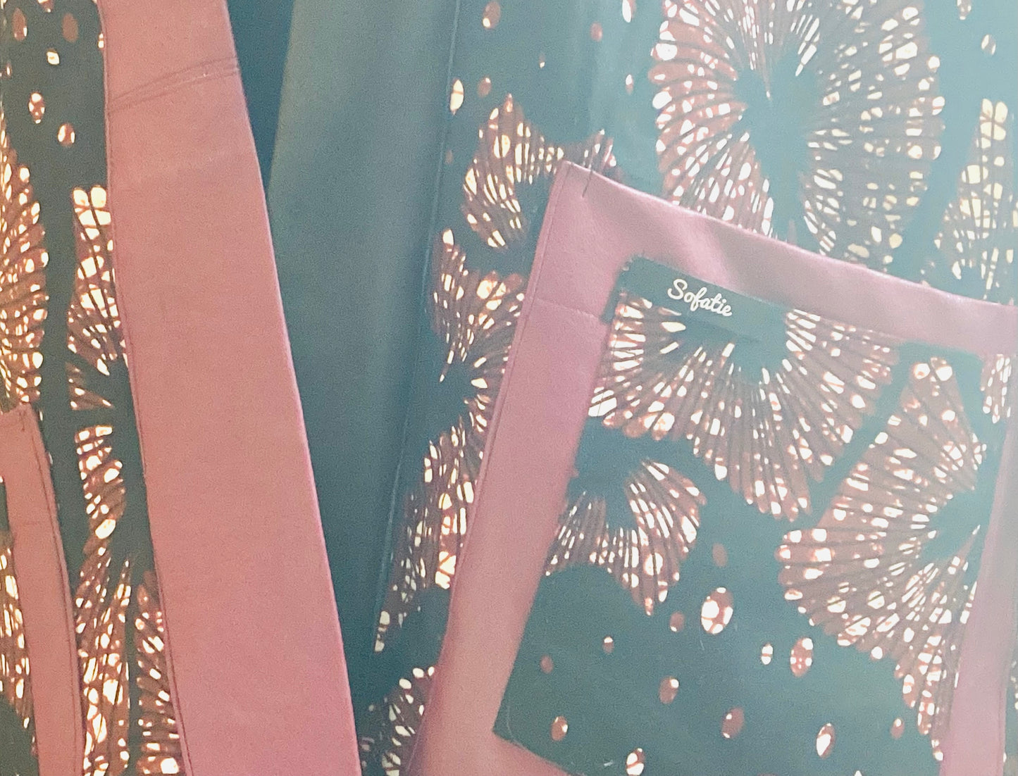 The Hollandaisfini Kimono - Terra Bloom